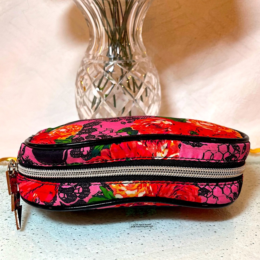 New Betsey Johnson Cosmetic/Accessory Case - Picture 10 of 12